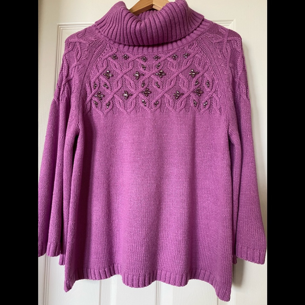 🌸NEW YORK & COMPANY TURTLE NECK BELL SLEEVES🌸